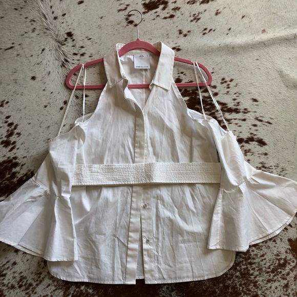 C/MEO Collective cold shoulder bell sleeve top - Picture 2 of 5